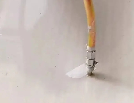 沈北新瓷砖空鼓维修公司专业解答在瓷砖铺贴过程中，如果使用的砂料过粗（如全部使用了粗砂），可能会导致以下问题